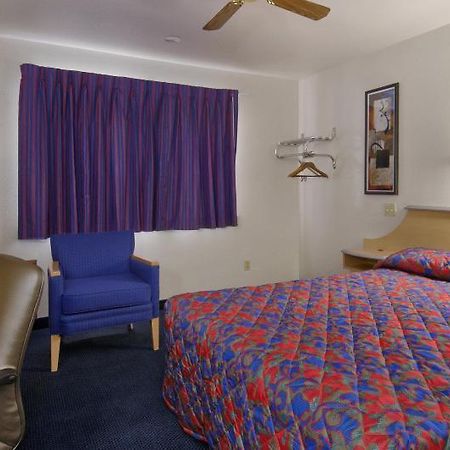 Red Roof Inn Santa Fe Bilik gambar