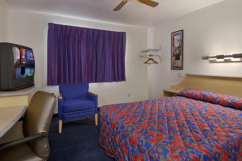 Red Roof Inn Santa Fe Bilik gambar